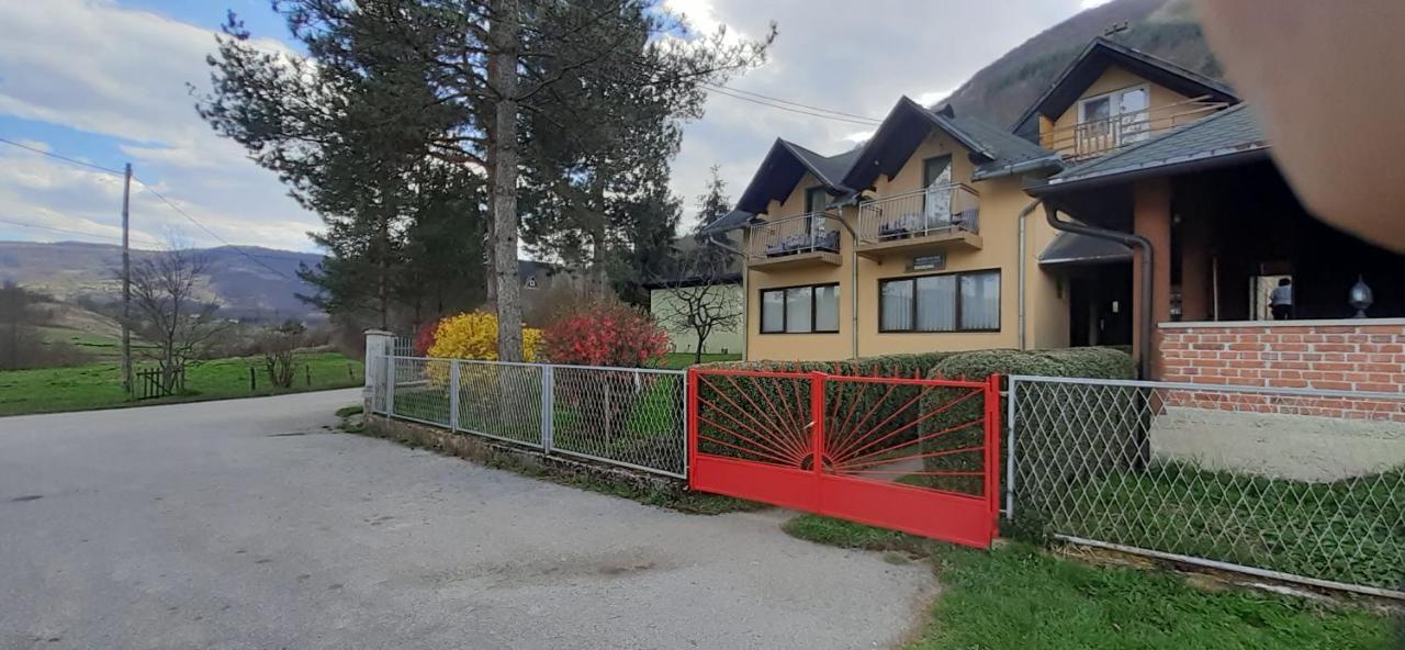 Smjestaj Na Selu,porodica Gvozdenac Apartment